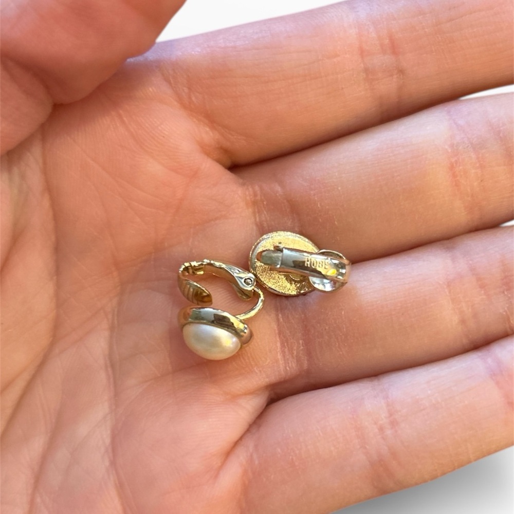 VINTAGE “HOBE” faux Pearl Clip-On Earrings